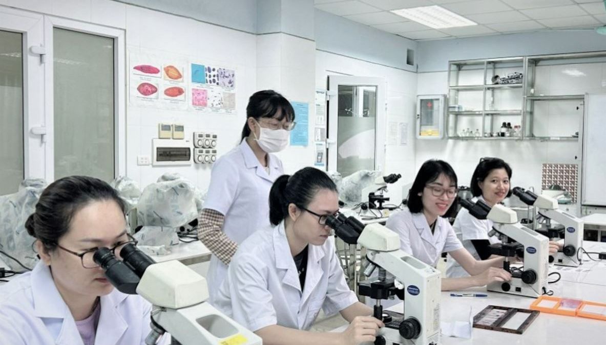 Khóa đào tạo "Nhuộm soi bệnh phẩm dịch âm đạo xác định tác nhân gây bệnh"-Khóa 1_2023